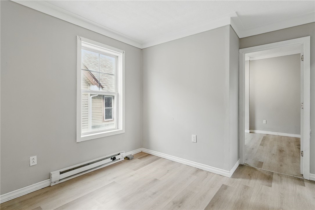 500 1/2 Lyell Avenue - 3